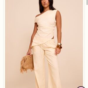 Pretty little thing beige woven set